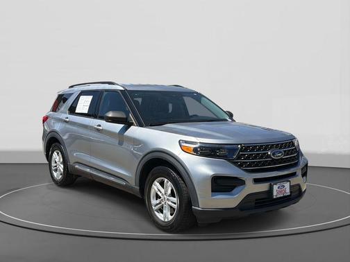 Iconic Silver Metallic 2023 Ford Explorer XLT