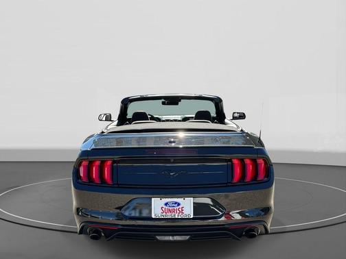 2021 Ford Mustang EcoBoost