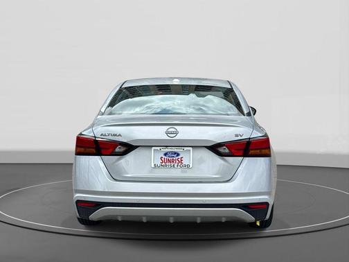 Brilliant Silver Metallic 2024 Nissan Altima 2.5 SV