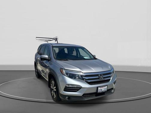 Lunar Silver Metallic 2017 Honda Pilot EX-L