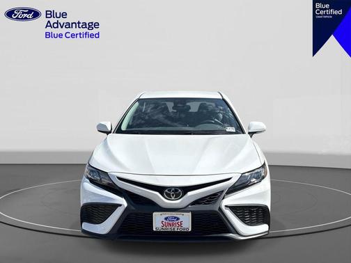 Ice 2024 Toyota Camry SE