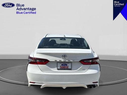 Ice 2024 Toyota Camry SE