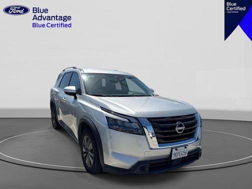 Brilliant Silver Metallic 2024 Nissan Pathfinder SV