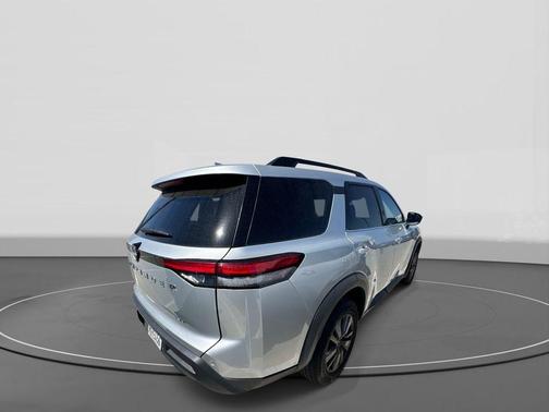 Brilliant Silver Metallic 2024 Nissan Pathfinder SV