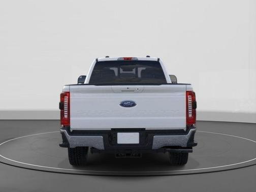 Oxford White 2026 Ford F-350 Lariat Super Duty