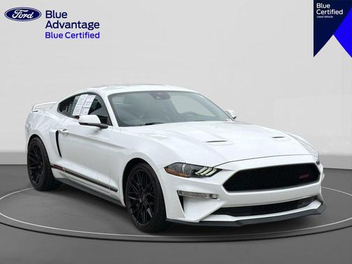 Oxford White 2022 Ford Mustang GT Premium