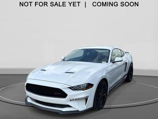 Oxford White 2022 Ford Mustang GT Premium