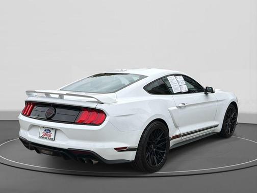 Oxford White 2022 Ford Mustang GT Premium