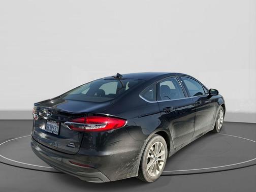 2020 Ford Fusion Hybrid SE