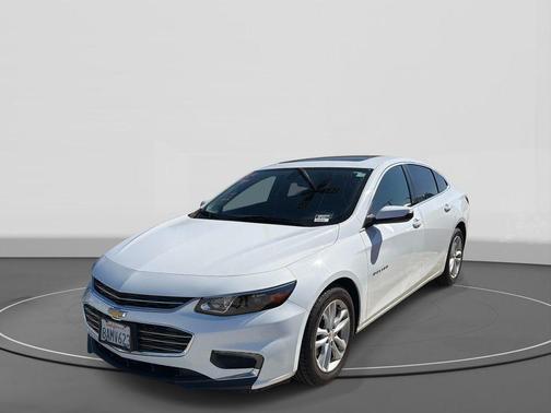 Summit White 2018 Chevrolet Malibu LT