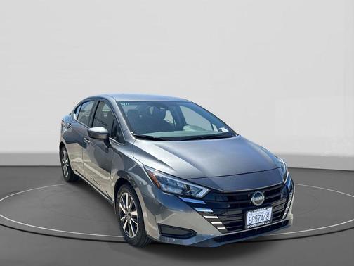 Gun Metallic 2025 Nissan Versa 1.6 SV