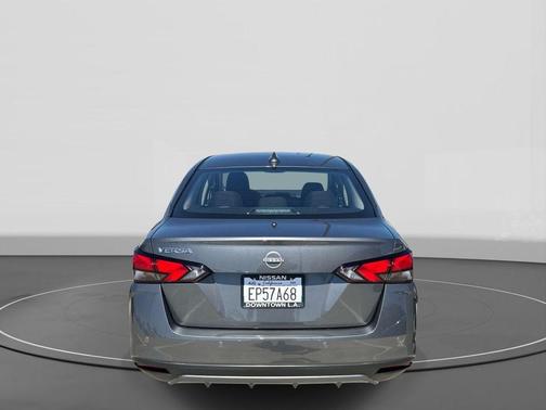 Gun Metallic 2025 Nissan Versa 1.6 SV