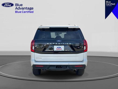 Star White 2025 Ford Expedition Active