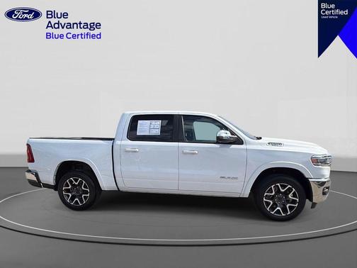 Bright White Clearcoat 2025 RAM 1500 Laramie