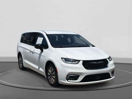 Bright White Clearcoat 2024 Chrysler Pacifica Hybrid Select