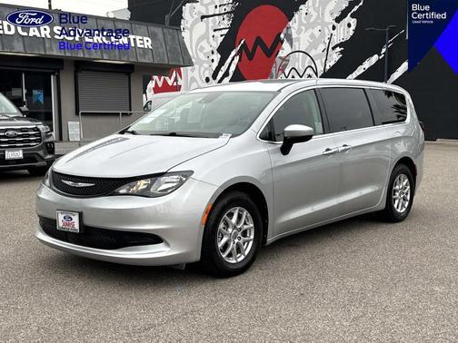Silver Mist Clearcoat 2023 Chrysler Voyager LX