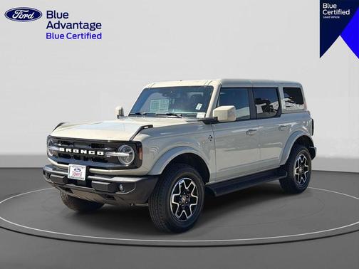 Desert Sand 2025 Ford Bronco Outer Banks