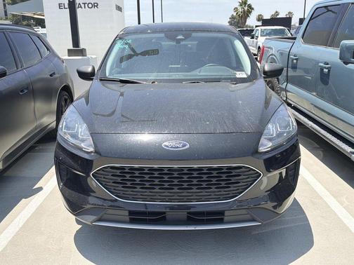 Black Metallic 2022 Ford Escape SE