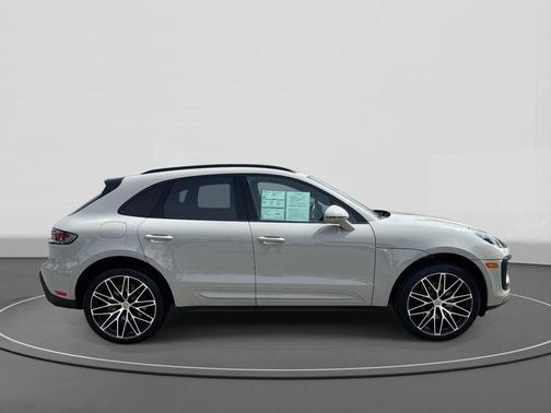 Chalk 2024 Porsche Macan Base
