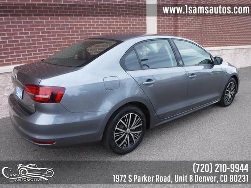 Platinum Gray Metallic 2018 Volkswagen Jetta 1.4T Wolfsburg Edition