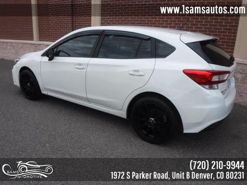 Crystal White Pearl 2019 Subaru Impreza 2.0i