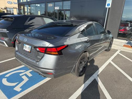 2022 Nissan Altima SR Intelligent AWD