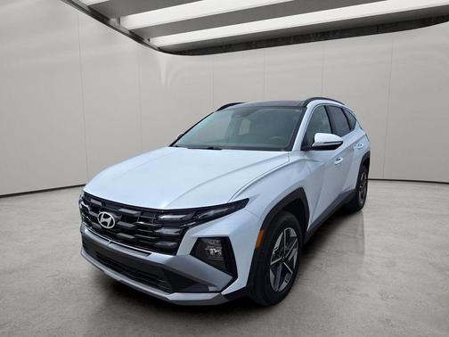 Creamy White Pearl 2025 Hyundai TUCSON Hybrid SEL Convenience