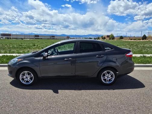 Magnetic Metallic 2019 Ford Fiesta SE