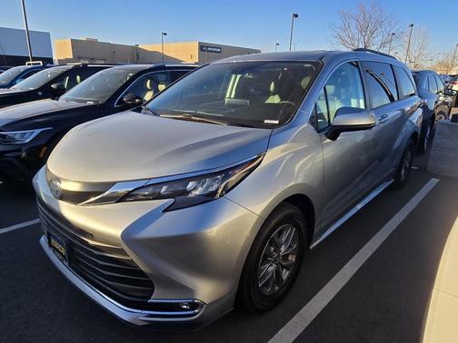 2024 Toyota Sienna XLE
