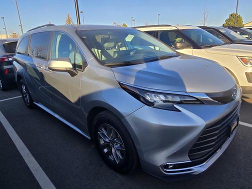 2024 Toyota Sienna XLE