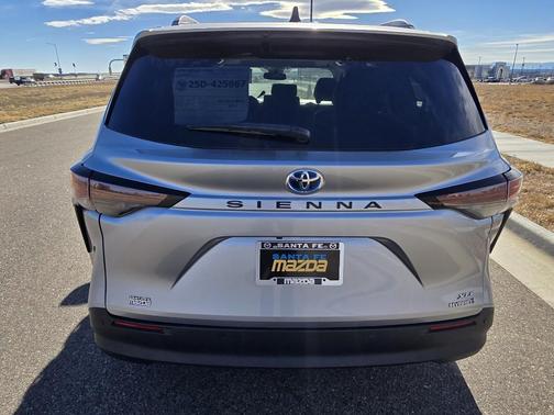 2024 Toyota Sienna XLE