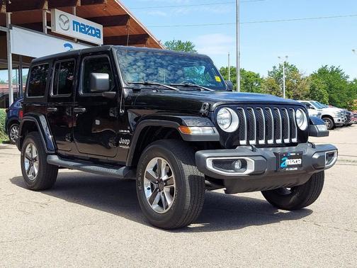Photo 3 of 25 of 2020 Jeep Wrangler Unlimited Sahara