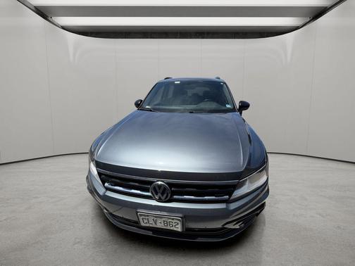 Platinum Gray Metallic 2021 Volkswagen Tiguan 2.0T SE R-Line Black 4MOTION