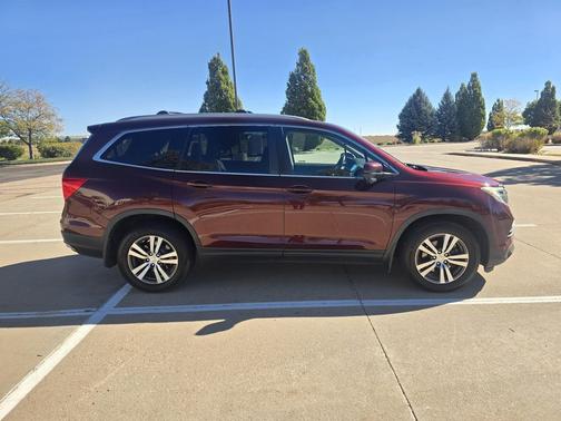 Deep Scarlet Pearl 2018 Honda Pilot EX-L