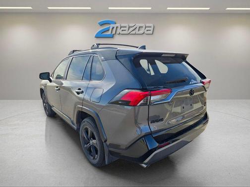 2020 Toyota RAV4 Hybrid SE