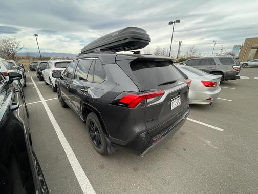 2020 Toyota RAV4 Hybrid SE