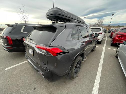 2020 Toyota RAV4 Hybrid SE