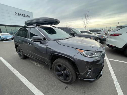 2020 Toyota RAV4 Hybrid SE
