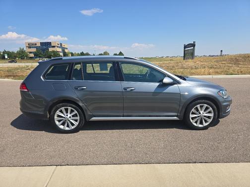 2019 Volkswagen Golf Alltrack TSI S