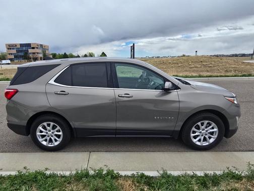 Pepperdust Metallic 2018 Chevrolet Equinox LT