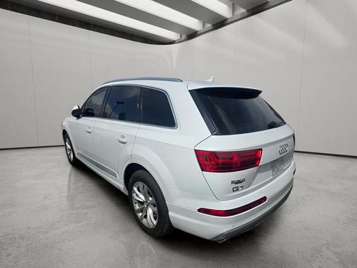 Glacier White Metallic 2019 Audi Q7 55 Premium