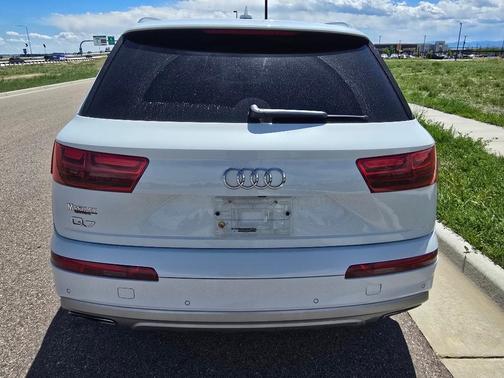 Glacier White Metallic 2019 Audi Q7 55 Premium