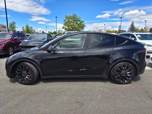 Solid Black 2022 Tesla Model Y Performance Dual Motor All-Wheel Drive