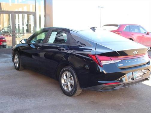 2021 Hyundai ELANTRA SE
