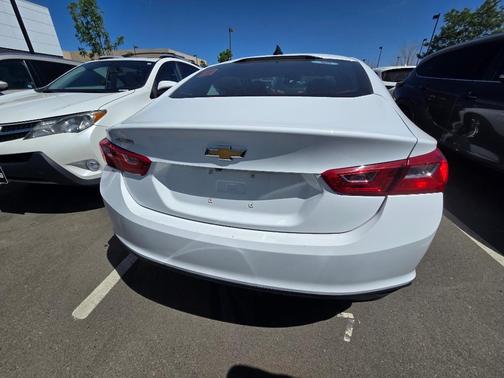 Summit White 2023 Chevrolet Malibu 1LS
