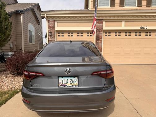 Platinum Gray Metallic 2019 Volkswagen Jetta 1.4T SE