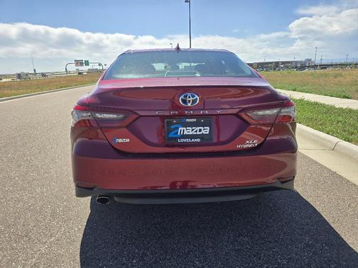 2022 Toyota Camry Hybrid XLE