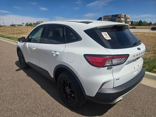 Oxford White 2020 Ford Escape SE