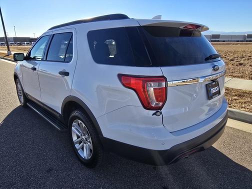 2017 Ford Explorer Base