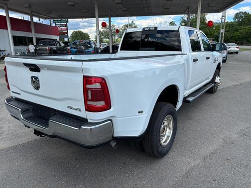 2019 RAM 3500 Tradesman Crew Cab 4x4 8' Box